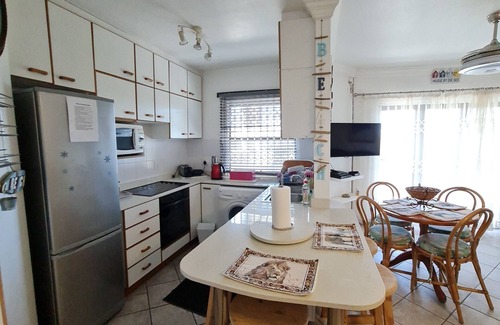 Margate Apartment | 8 Oceans on the Beach 3 B/R Apartment