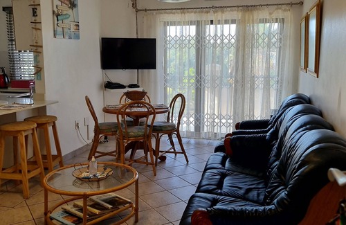 Margate Apartment | 8 Oceans on the Beach 3 B/R Apartment