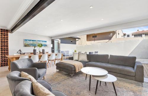 Betty's Bay House | 8 on Nivenia by Host Agents