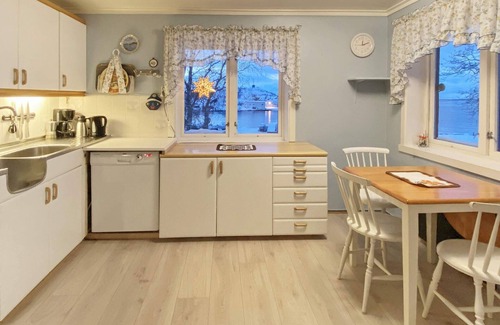 Bjarkoy Municipality House | 8 person holiday home in STONGLANDSEIDET