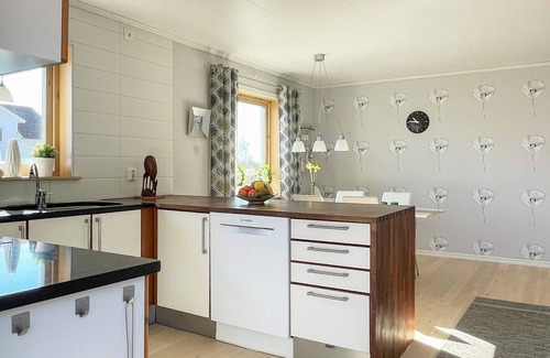 Vastra Frolunda House | 8 person holiday home in Vastra frolunda-By Traum
