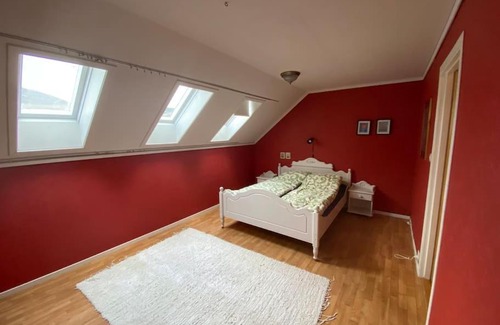 Selje Apartment | 8 person holiday apartment in beautiful surroundings in Selje