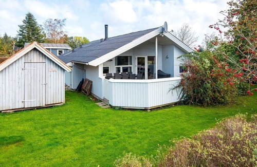 Pøt Strandby House | 8 person holiday home in Juelsminde-By Traum