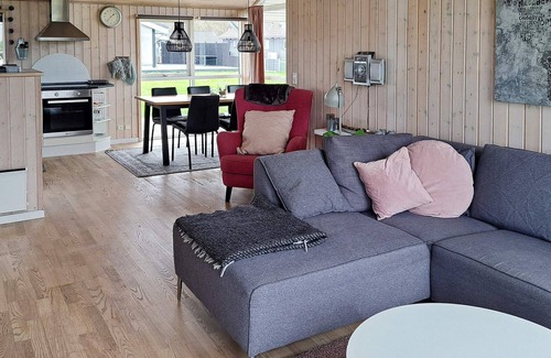 Egense House | 8 person holiday home in Storvorde-By Traum