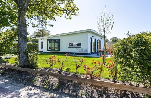 Groot Valkenisse House | 8 person Holiday home in Zoutelande