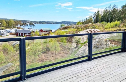 Lokholmen House | 8 person holiday home in STRÖMSTAD