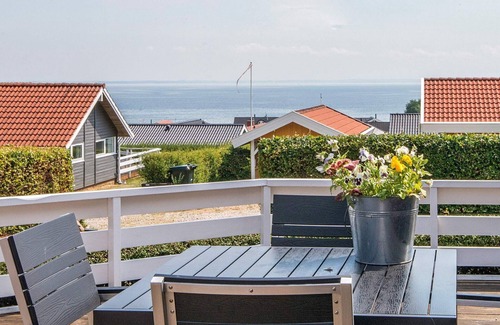 Grønninghoved Strand House | 8 person holiday home in Sjølund-By Traum