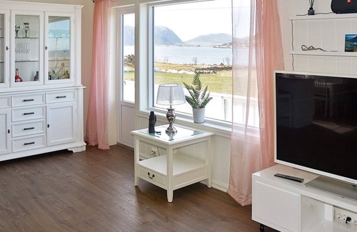 Heroy House | 8 person holiday home in Leinøy-By Traum