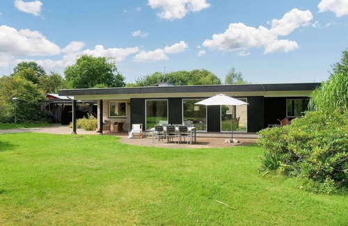 Hoeve Strand House | 8 person holiday home in Asnæs