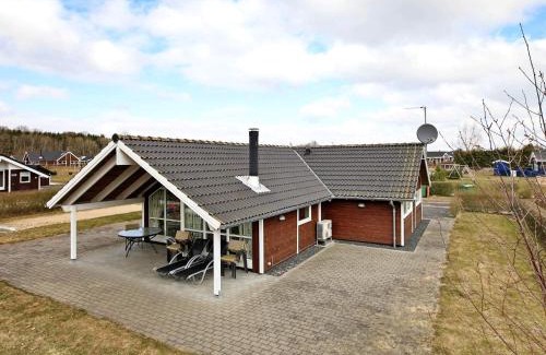 Pøt Strandby House | 8 person holiday home in Juelsminde-By Traum