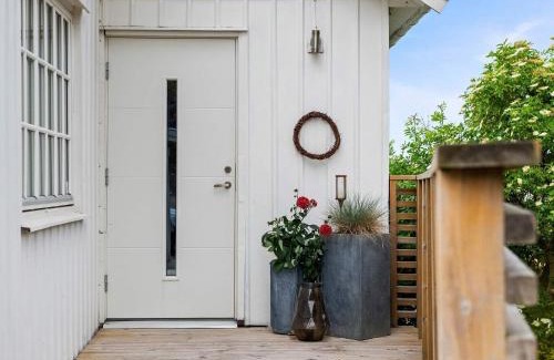Ellos House | 8 person holiday home in ELLÖS