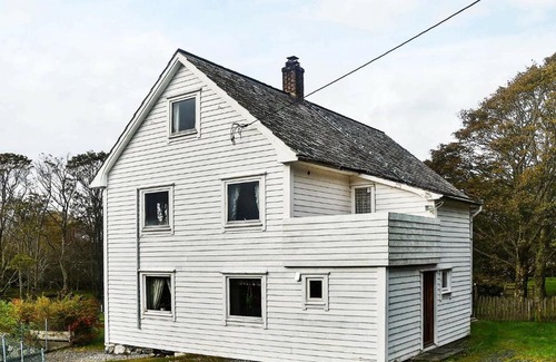 Bomlo House | 8 person holiday home in FINNÅS