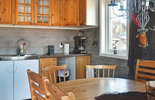 Bomlo House | 8 person holiday home in Urangsvåg