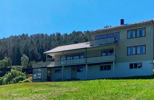 Volda House | 8 person holiday home in Austefjorden