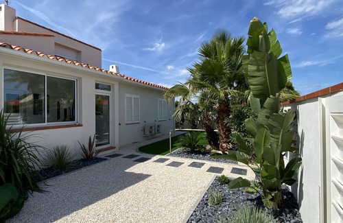 Canohes House | 8-person villa with pool and air conditioning, children's playroom