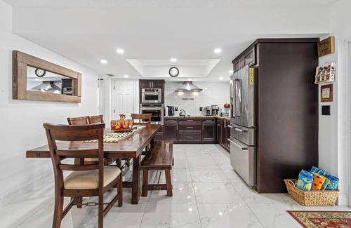 Bloomingdale House | 8 PPL. Bloomingdale House. Brandon/Top Area.