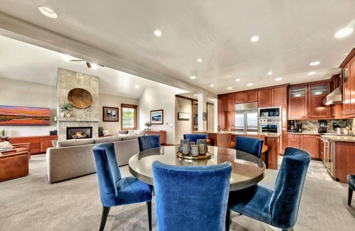 Sierra Shores House | 8 Sierra Shores - Stunning Lakefront 4BR/4BA