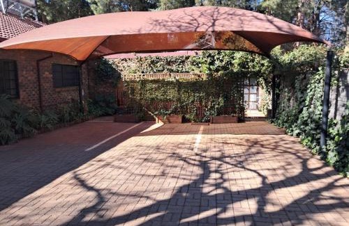 Akasia House | 8 Soenie Avenue Self-Catering