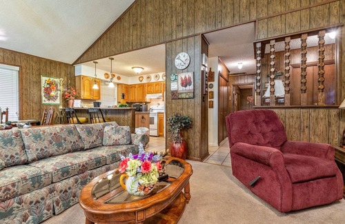 Hot Springs Village House | 8 South Pego Way - WIFI. Nightly vacation rental home with carport near Lake