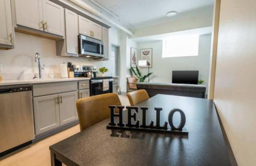 Downtown Louisville Apartment | 8 Unit Cozy & Bright Loft with Free Parking