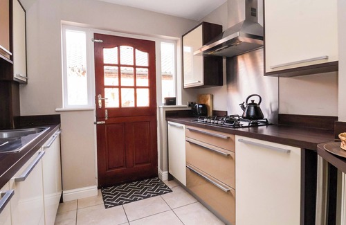 Ripon Cottage | 8 WILLIAMSON DRIVE, pet friendly, with a garden in Ripon