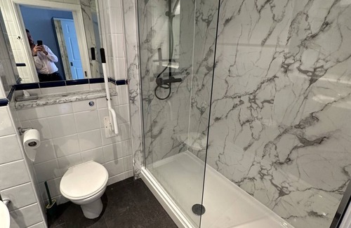 Hanmer House | 80 bedroom pet friendly hotel. £79 per night, per room.