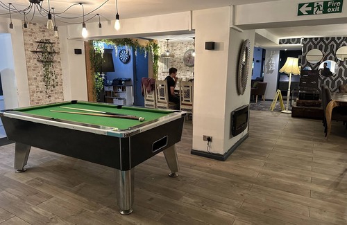 Hanmer House | 80 bedroom pet friendly hotel. £79 per night, per room.