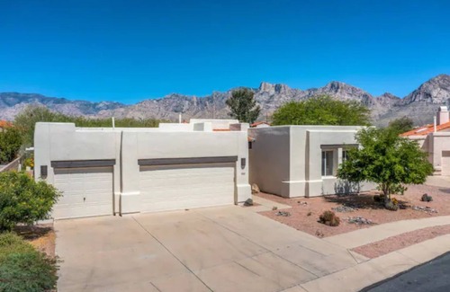 Oro Valley House | 80 Degree Complimentary Oro Valley Pool Oasis