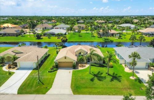 Long Meadow House | 80 Long Meadow