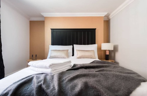 Oxford City Centre Apartment | 80 m² Apartment ∙ 3 bedrooms ∙ 6 guests