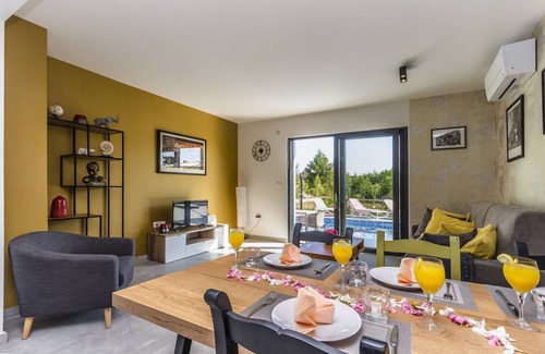 Srima Apartment | 80 m² Apartment ∙ 2 bedrooms ∙ 6 guests