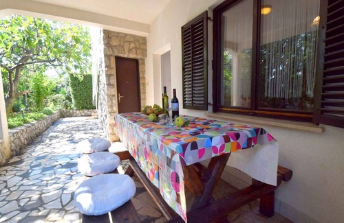 Municipality of Omisalj Apartment | 80 m² Apartment ∙ 3 bedrooms ∙ 8 guests