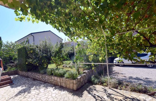 Municipality of Omisalj Apartment | 80 m² Apartment ∙ 3 bedrooms ∙ 8 guests