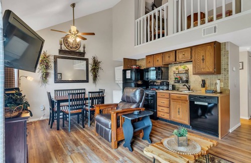 Table Rock Condo | 80 m² Condo ∙ 2 bedrooms ∙ 4 guests