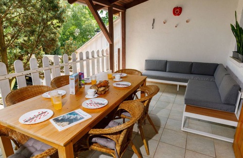 Balatonkenese House | 80 m² House ∙ 1 bedroom ∙ 6 guests