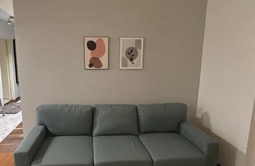 Fohrenhain Apartment | 80 m2 Rooftop Apartment with Balcony & Free Parking