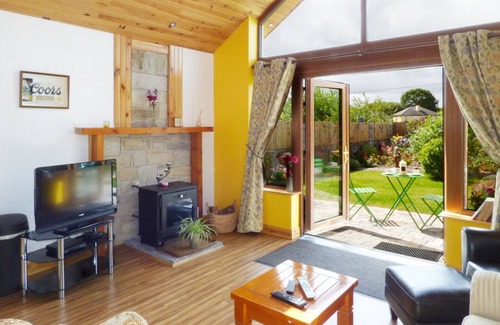 Lismore Cottage | 80 NEW STREET, pet friendly in Lismore, County Waterford