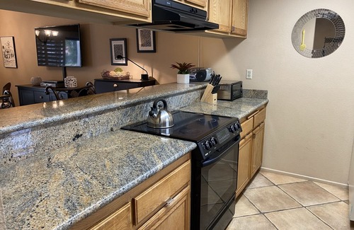 Palm Desert Condo | 80+ TEN STAR REVIEWS!