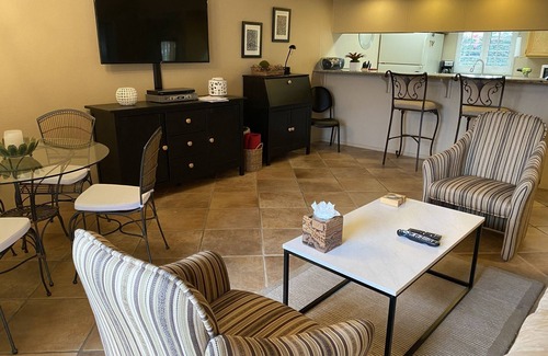Palm Desert Condo | 80+ TEN STAR REVIEWS!