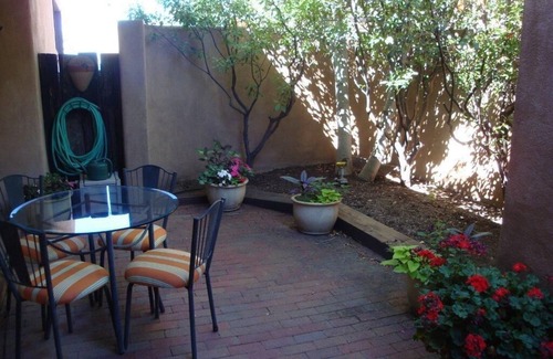 Northeast Santa Fe House | 800 East Elegance in Santa Fe