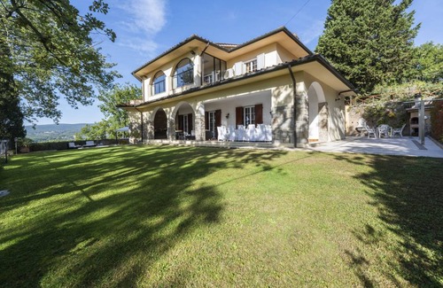 Monteriggioni Villa | 800 m² Villa ∙ 6 bedrooms ∙ 14 guests