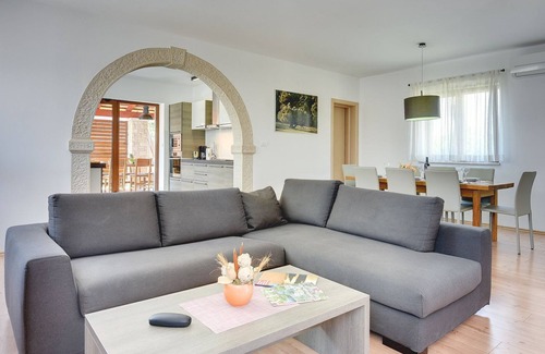 Barbariga House | 800 meters to beach with sea view and private pool