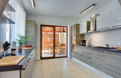 Barbariga House | 800 meters to beach with sea view and private pool