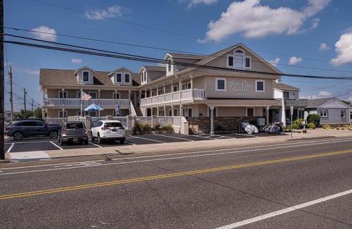 Wildwood Crest Apartment | 8006 Seaview Ave, Unit 201