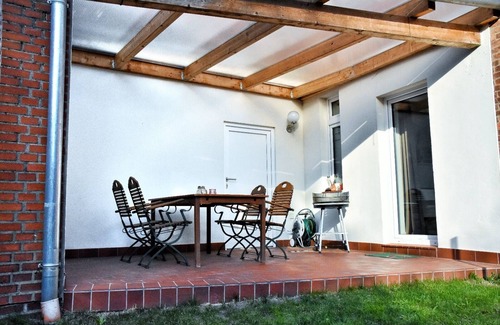 Bargteheide Apartment | 80m² apartment with 2 bedrooms, sunny terrace for up to 5 people in a central lo