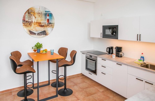 Rostock Apartment | 80m² City Apartment for up to 6 people - Central location in the heart of the tr