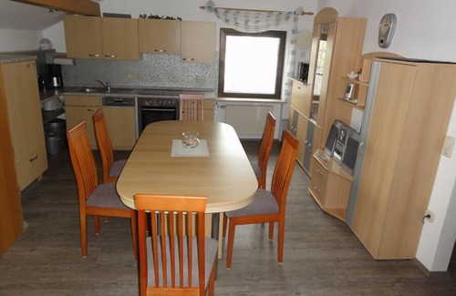 Glott Apartment | 80qm Familienferienwohnung für bis zu 6 Personen mit 3 Schlafzimmern inkl. Kinderreisebett