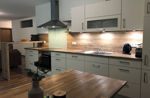 Nittenau Apartment | 80qm großes, modern eingerichtetes 3-Zimmer Appartement mit Terrasse