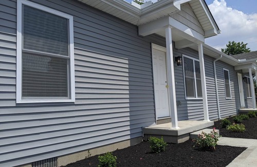 Washington Court House Apartment | 811 Gregg St. 2 Bed Apt Fully Furnished