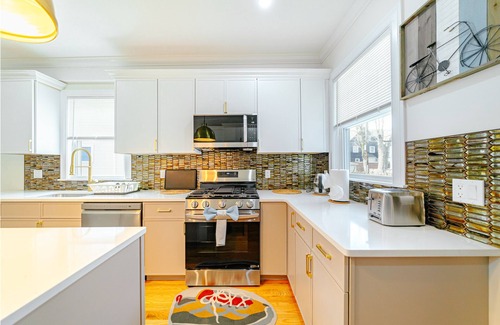 St. Marks Apartment | 82 Newly Renovated, Luxury Apt in Boston